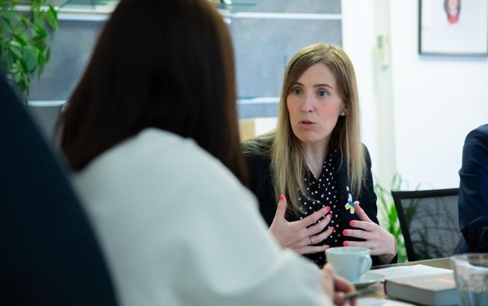 La consellera Victria Alsina reunida con la vicepresidenta del Estado federado de Burgenland, Astrid Eisenberg.