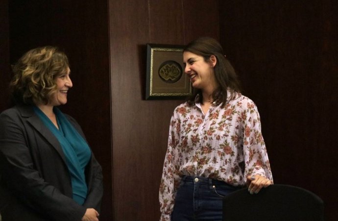 La alcaldesa de Barcelona, Ada Colau, y la portavoz de Más Madrid en el Ayuntamiento, Rita Maestre