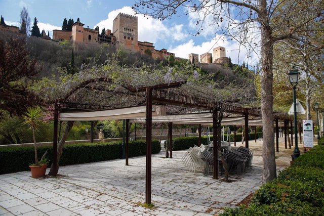Archivo - El Paseo de los Tristes. Granada a 16 de marzo del 2020