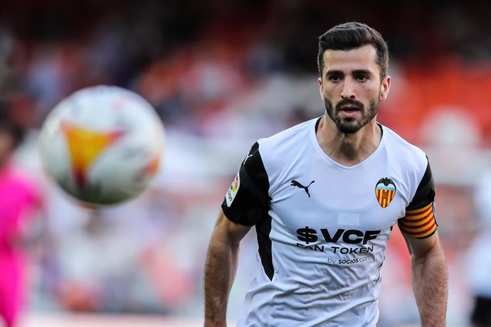 Jose Gaya of Valencia in action during the Santander League match between Valencia CF and CA Osasuna at the Mestalla Stadium on April 16, 2022, in Valencia, Spain.