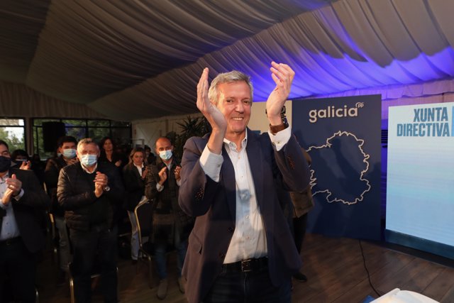 El presidente del PP provincial de Pontevedra, Alfonso Rueda, preside la Junta Directiva del Partido Popular de Pontevedra, a 22 de abril de 2022, en Pontevedra, Galicia (España). 