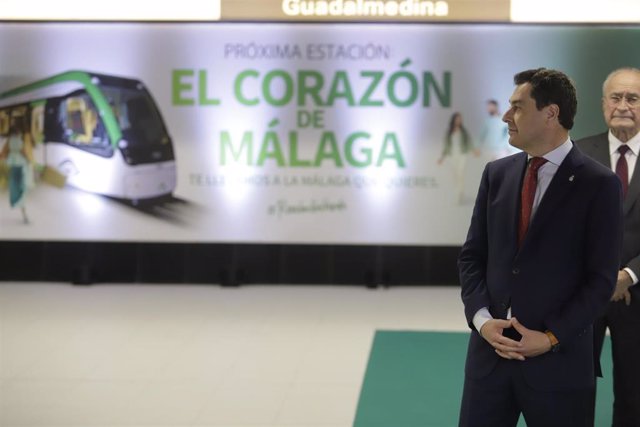 El presidente de la Junta, Juanma Moreno, en la inauguración de  la estación Guadalmedina del metro a 22 de abril del 2022 en Málaga (Andalucía, España)