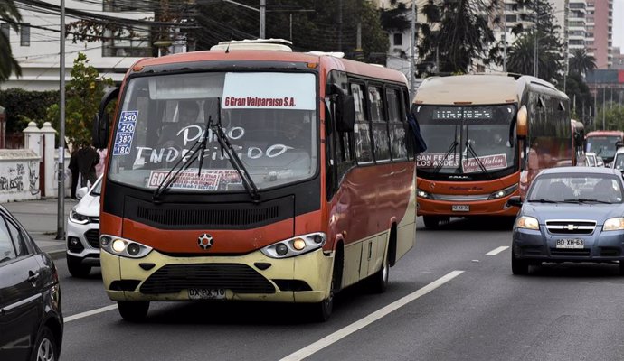 Archivo - Un autobús en Chile  