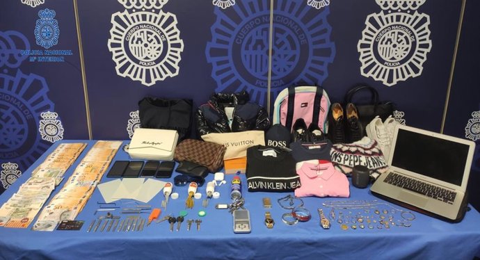 La Policía Nacional desmantela un grupo que habría robado en más de una veintena de domicilios habitados.