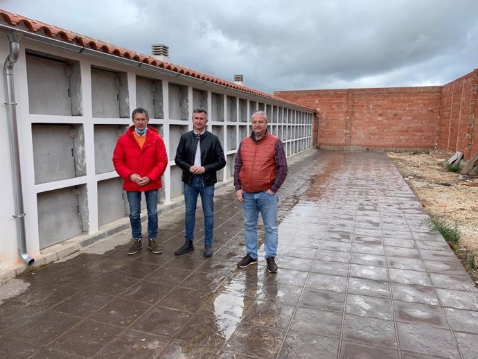 El cementerio de Montizón se amplía en más de medio centenar de nichos con apoyo de la Diputación.