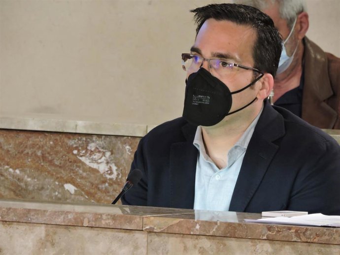 El PSOE reclama "un cambio de rumbo" en Almería XXI y pide al PP que fomente el alquiler de viviendas.