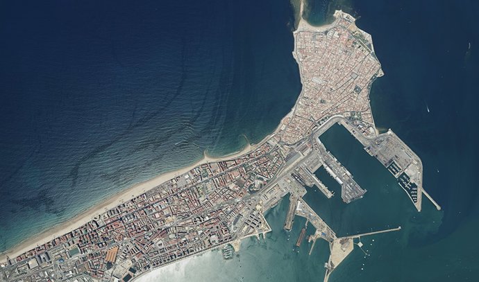 Archivo - Vista aérea de Cádiz