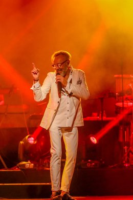 Archivo - Rafa Sánchez, durante un concierto en Madrid en 2021.