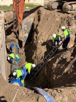 Avería en la red de abastecimiento de agua en el centro de Almería