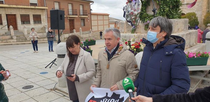 Miembros de la formación política Soria ¡YA! este sábado en Villalar de los Comuneros