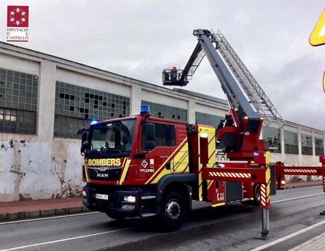 Bomberos realizan actuación por viento