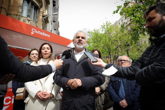 Carlos Carrizosa i Luz Guilarte (Cs) a la festa de Sant Jordi 2022 a Barcelona