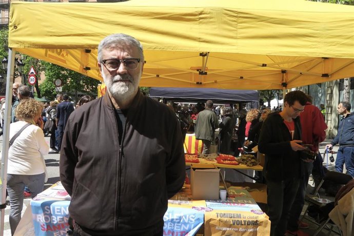 Archivo - El diputado electo de la CUP en el Parlament, Carles Riera.