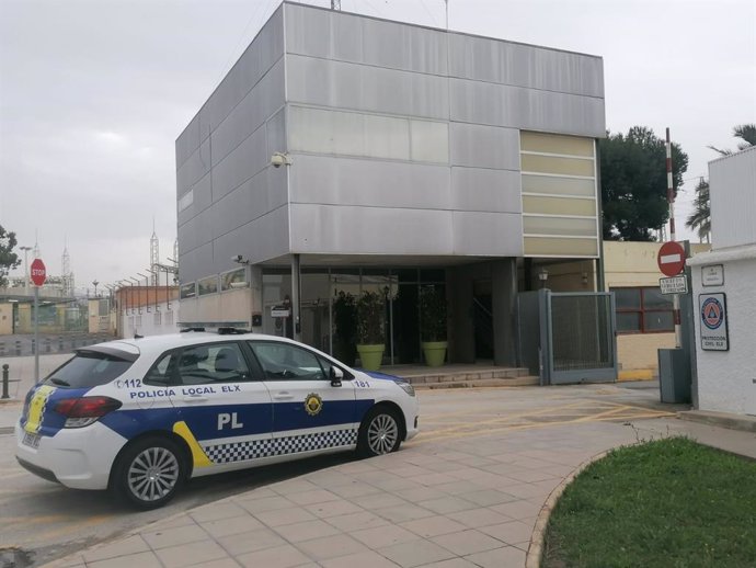 Vehículo de la Policía Local Elche (Alicante), en una imagen de archivo