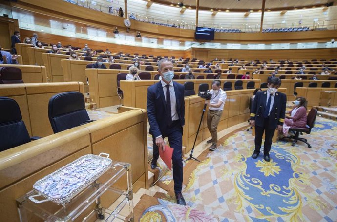Archivo - Ander Gil, hasta ahora senador del PSOE, abandona el hemiciclo tras ser elegido nuevo presidente del Senado, durante una sesión plenaria en la Cámara Alta, a 12 de julio de 2021, en Madrid (España). Durante este Pleno extraordinario los senado