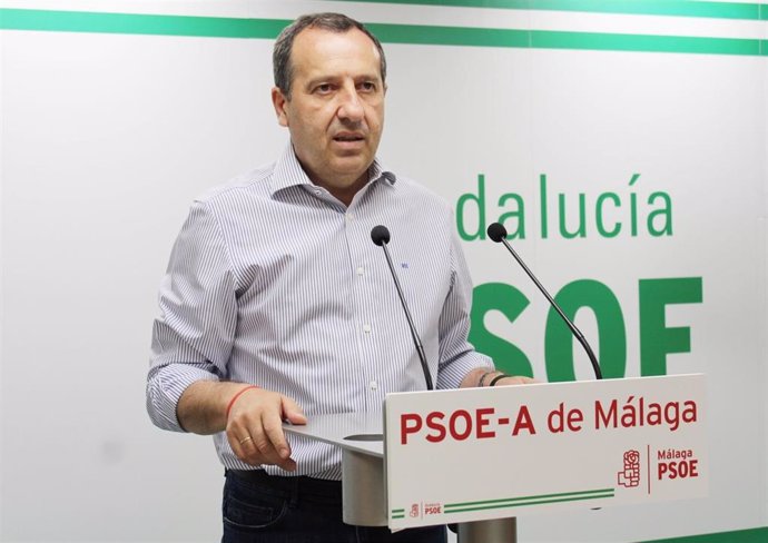 Archivo - El secretario general del PSOE de Málaga, Jose Luis Ruiz Espejo, en una imagen de archivo