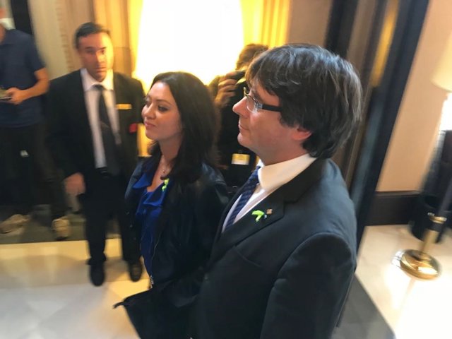 Archivo - Topor amb Puigdemont durant un acte