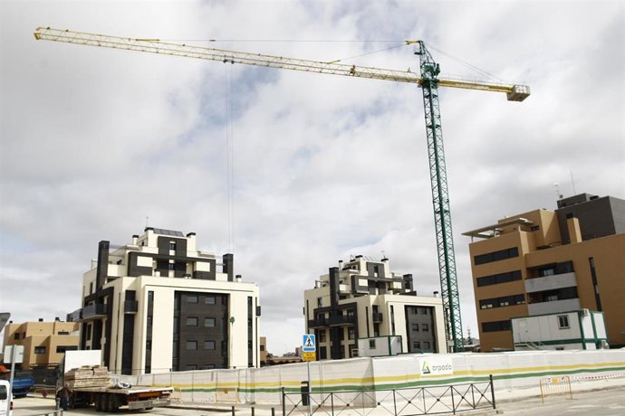 Archivo - Pisos en una imagen de archivo.