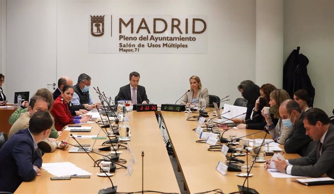 La concejala-presidenta de Usera y Moncloa-Aravaca, Loreto Sordo, en la comisión de investigación sobre el supuesto espionaje a Ayuso