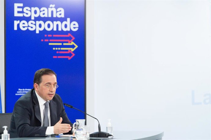 El ministro de Asuntos Exteriores, Unión Europea y Cooperación, José Manuel Albares, comparece tras la reunión del Consejo de Ministros, en La Moncloa, a 5 de abril de 2022, en Madrid (España). 