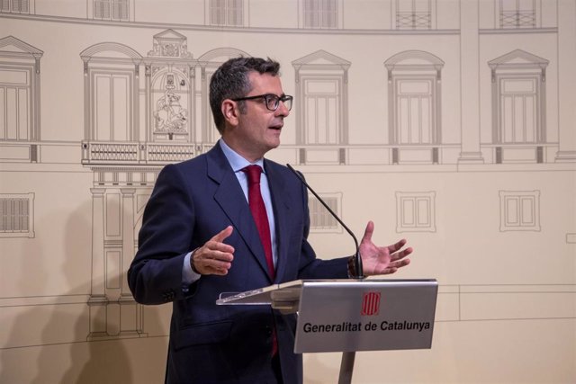 El ministro de Presidencia Félix Bolaños, realiza declaraciones tras una reunión con la consellera de Presidencia de la Generalitat, para esclarecer el supuesto espionaje a independentistas, a 24 de abril de 2022, en Barcelona, Cataluña, (España).