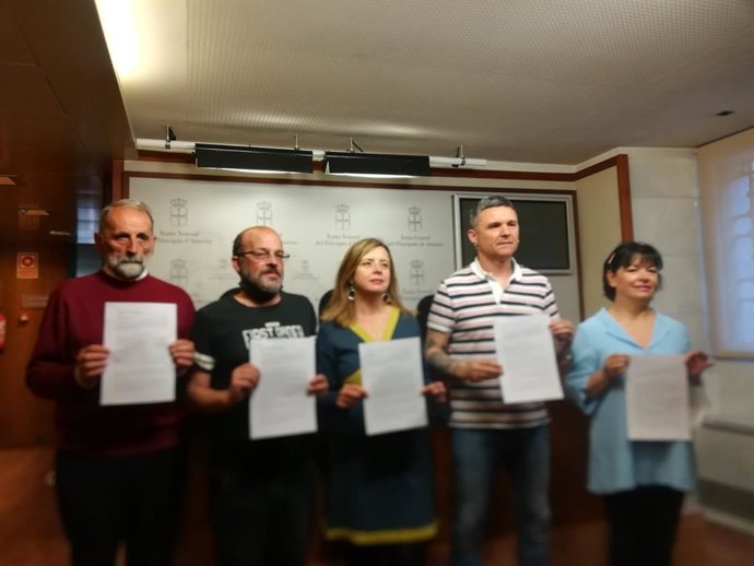 Podemos presenta mociones en ayuntamientos de las Cuencas y el Occidente para evitar el cierre de oficinas bancarias