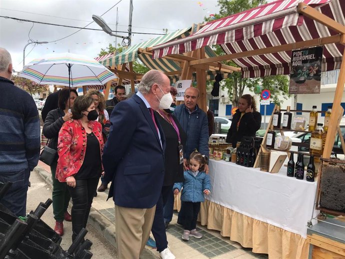 El presidente de la Diputación de Sevilla, Fernando Rodríguez Villalobos, en la I Feria Multisectorial de El Saucejo.