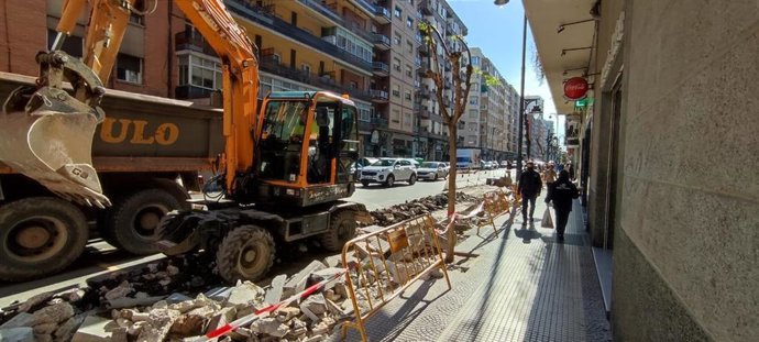 Las obras de la calle Gonzalo de Berceo "avanzan según lo previsto" y estarán listas para el mes de junio