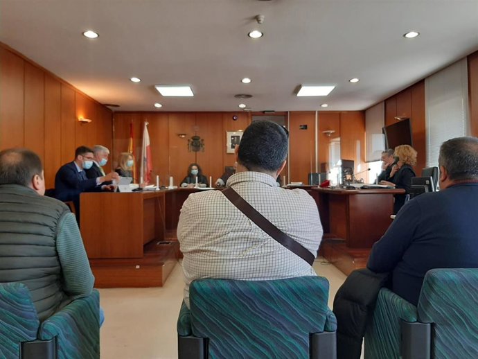 Juicio a los tres responsables de un club de alterne de Cicero por no dar de alta a trabajadoras