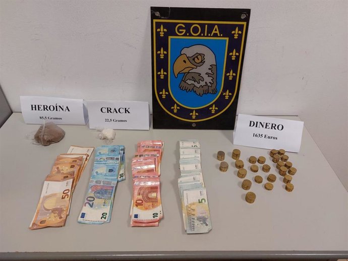 El GOIA-UE de la Policía Local detiene a un presunto vendedor de drogas en la Isleta