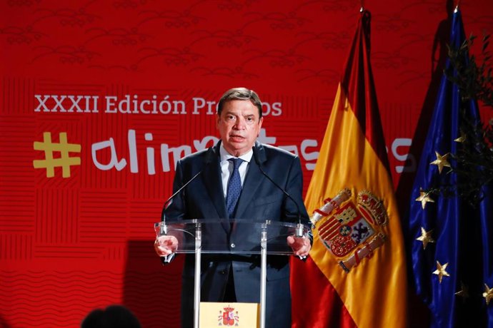 Archivo - El ministro de Agricultura, Pesca y Alimentación, Luis Planas