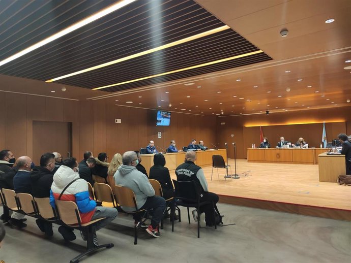 Trece acusados de pertenencia a grupo criminal y delito contra la salud pública comparecen este lunes frente al tribunal en la sección primera de la Audiencia provincial de A Coruña
