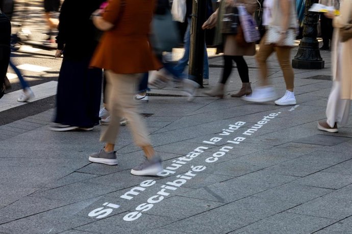 La poesía joven de Rasmia! vuelve a Zaragoza con recitales y versos en la calle.