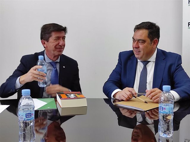 Marín (izda.), junto al presidente de ATA Andalucía, Rafael Amor.