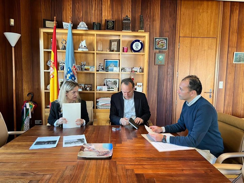 Rolando Figueroa Martínez, miembro del principal partido opositor venezolano, en una entrevista con la valedora do Pobo, María Dolores Fernández Galiño