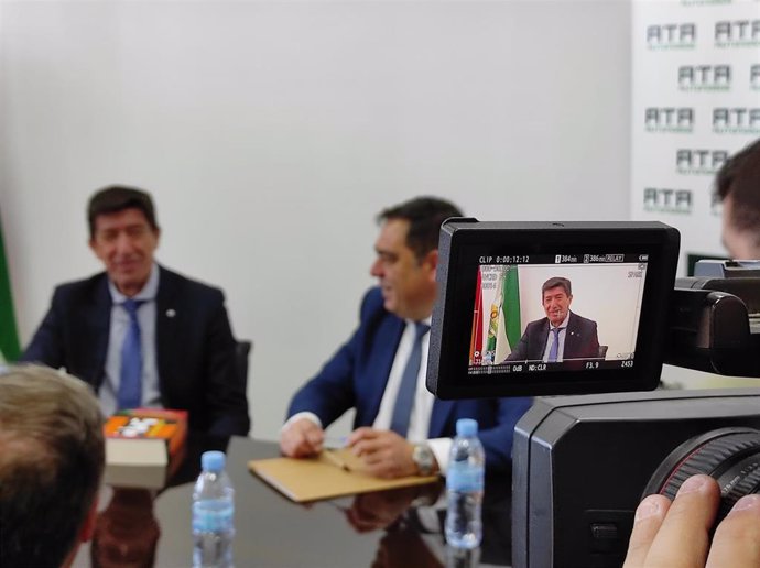Marín, en su reunión con el presidente de ATA Andalucía, Rafael Amor.