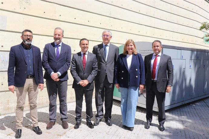 La Junta conectará por carril bici las estaciones de autobús y tren con la Universidad de Huelva.