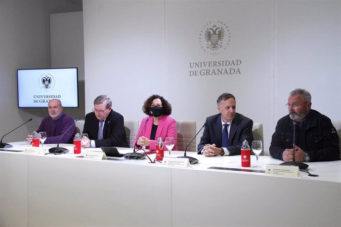 Presentación del nuevo convenio para la exhumación de fosas en el barranco de Víznar (Granada)