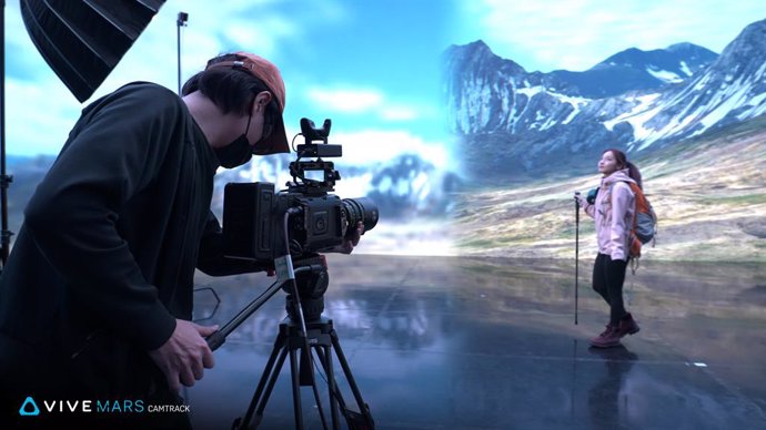 The VIVE Mars CamTrack makes virtual production fast, easy, and affordable by consolidating the entire camera tracking workflow into a compact, plug-and-play module with professional-grade features.