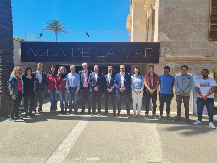 Reunión de la Conselleria de Medio Ambiente y Territorio con la delegación del Cabildo de El Hierro para conocer la experiencia de la gestión del Parque Nacional de Cabrera.