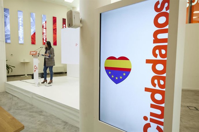 Archivo - La líder de Cs, Inés Arrimadas, comparece tras una reunión del Comité Permanente del partido, en la sede nacional de Cs, a 10 de enero de 2022, en Madrid, (España).