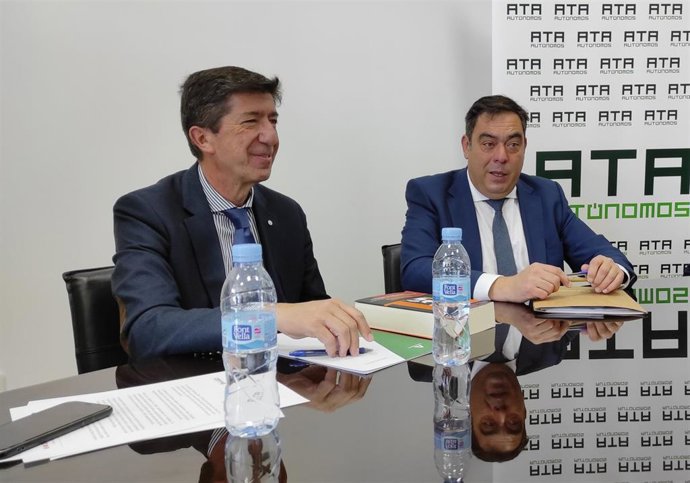 Juan Marín y Rafael Amor en la reunión en ATA.