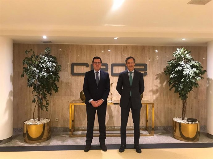 El presidente de Grupo Fertiberia, Javier Goñi, y el presidente de la patronal, Antonio Garamendi.