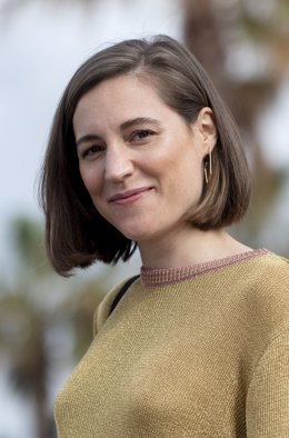 Archivo - La directora, Carla Simón, posa en el photocall de la película Alcarras en el 25 Festival de Málaga, a 19 de marzo de 2022, en Málaga, Andalucía (España). Esta cinta, ganadora del Oso de Oro en el festival de Berlín, se proyecta en el Festiv