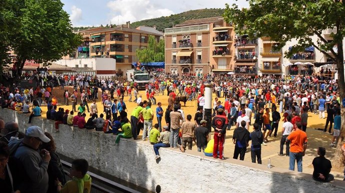 Archivo - Fiestas de San Marcos con los toros 'ensogaos'/Archivo