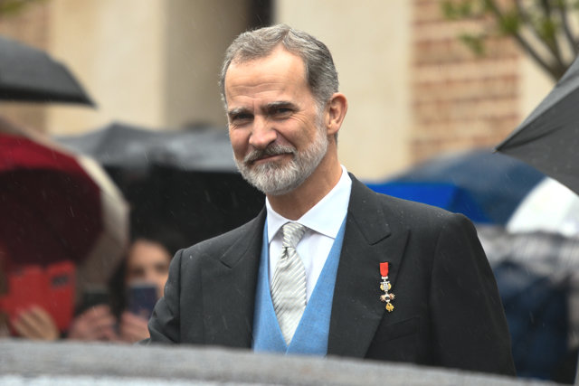 El Rey Felipe sale tras la entrega del Premio de Literatura en Lengua Castellana "Miguel de Cervantes" 2021
