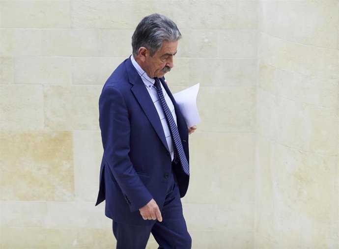 Archivo - El presidente de Cantabria y secretario general del PRC, Miguel Angel Revilla, en el Parlamento