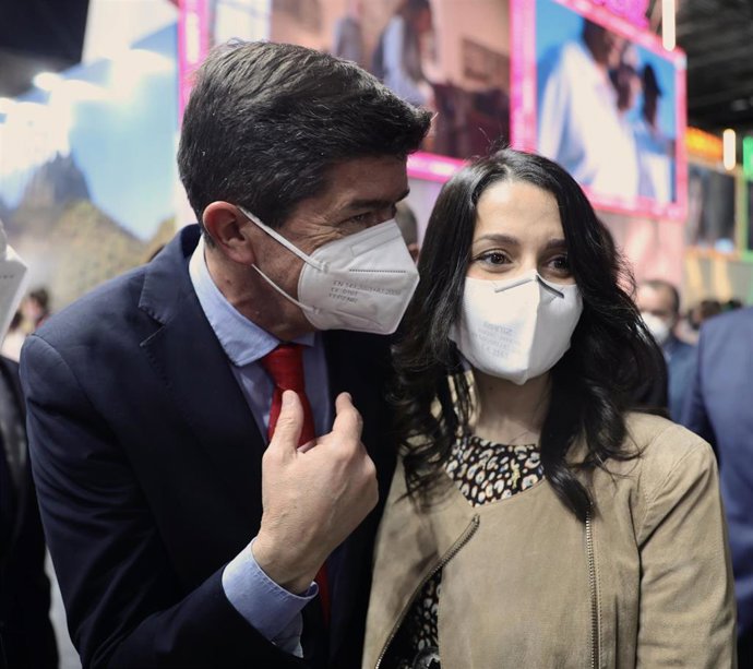 Archivo - El vicepresidente de la Junta de Andalucía, Juan Marín y la presidenta de Ciudadanos, Inés Arrimadas, en enero de este año en la inauguración de Fitur 2022.