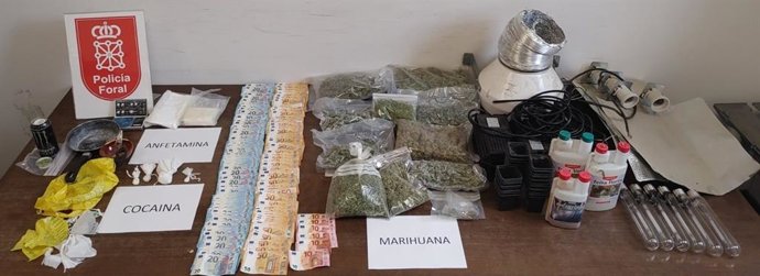 Material intervenido por la Policía Foral tras una detención por tráfico de drogas en la merindad de Olite.