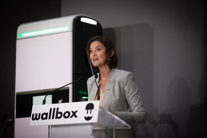 La ministra de Industria, Comercio y Turismo, Reyes Maroto, interviene en la inauguración de la nueva planta de Wallbox, a 20 de abril de 2022, en Barcelona, Catalunya (España). 